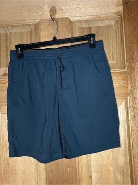 Kuhl men’s Atlantic  shorts Navi blue size M